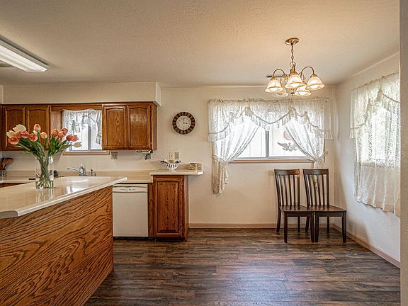 4th image of 6181 Thistle Ln