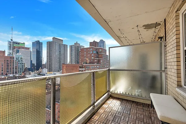 Sold by Compass | media 9