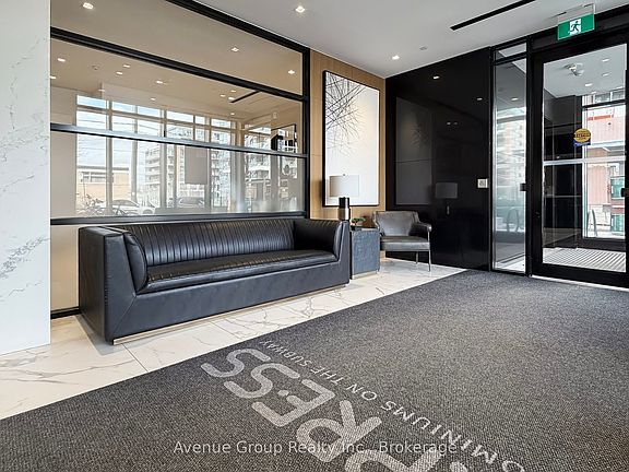 4th image of 8 Tippett Rd #631