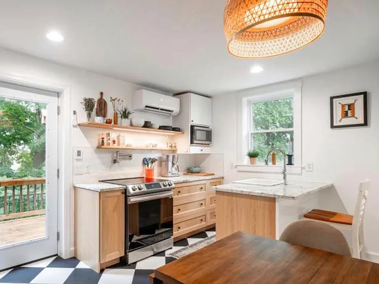 2444 S Oakland St — Photo 16