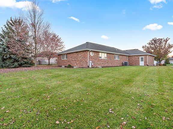 3rd image of 19401 Stonehenge Dr