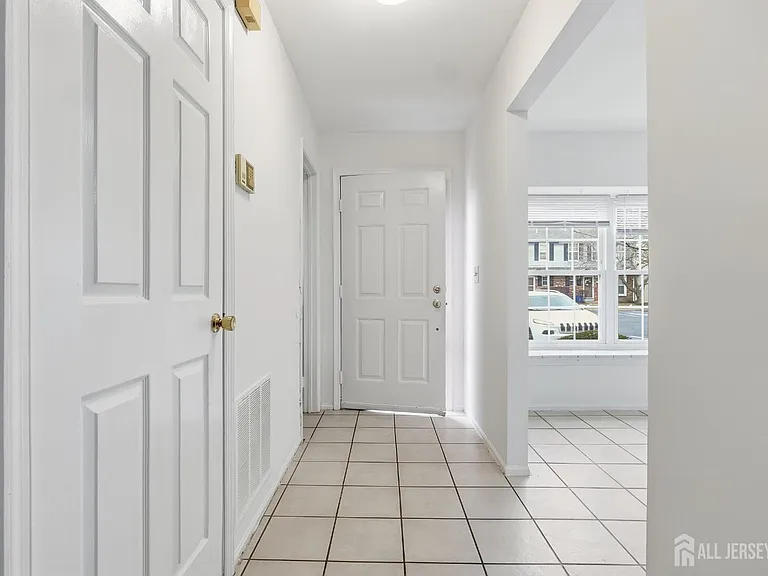 374 Aldeburgh Ave — Photo 5