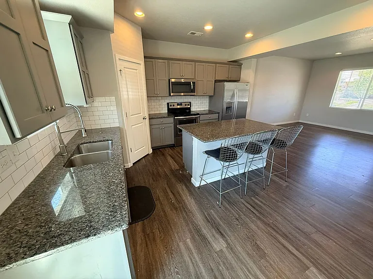 2139 Saison St — Photo 5