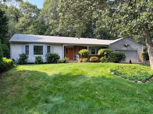 273 Huckins Neck Rd, Barnstable, MA 02630