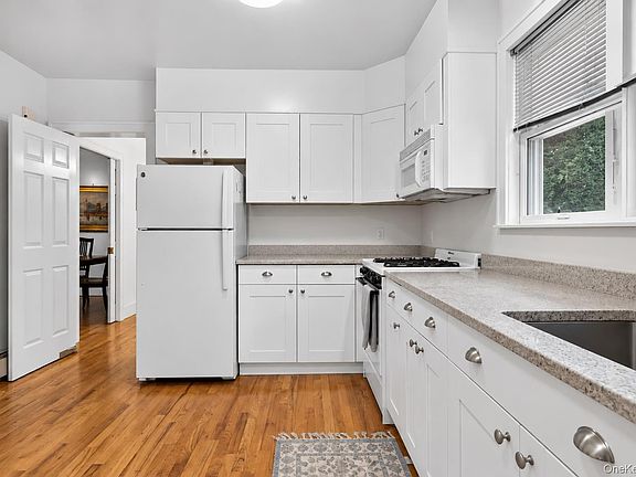 5th image of 432 W Main Street