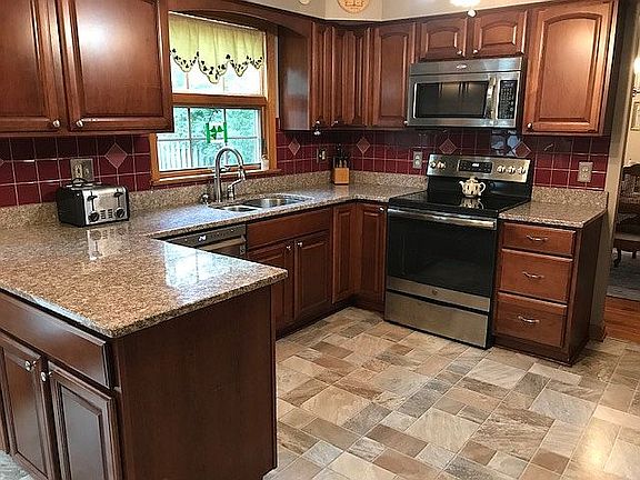 4th image of 25827 Byron Dr