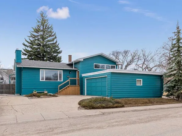 67 N Hooke Rd SW, Calgary, AB T2V 3K6