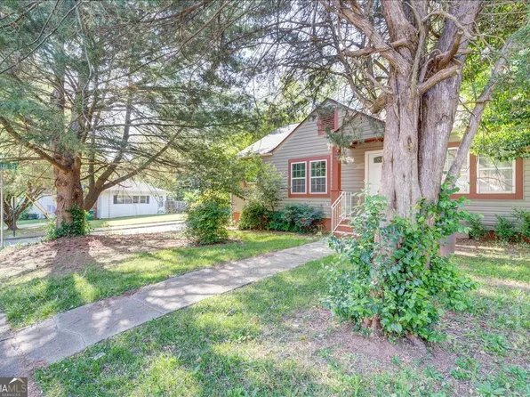 466 Lake Dr, Hapeville, GA 30354