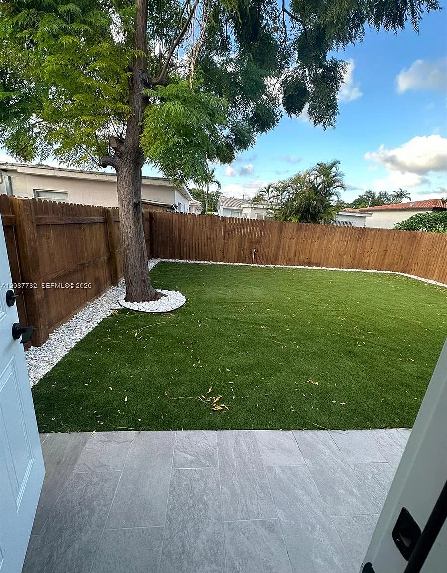Auburn Heights — Photo 1