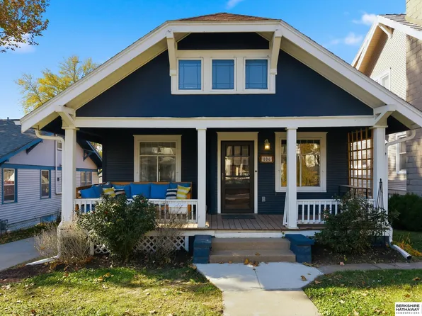 806 N 43rd St, Omaha, NE 68131