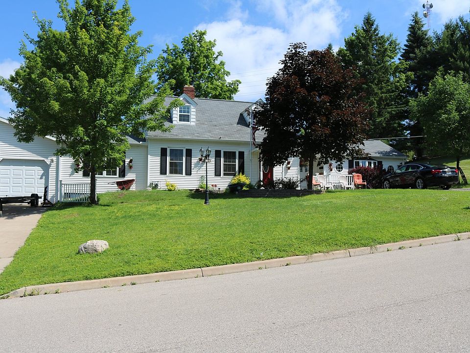 1st image of 830 E A St