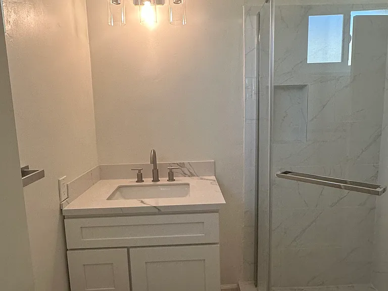 1724 Barry Ave #9 — Photo 4
