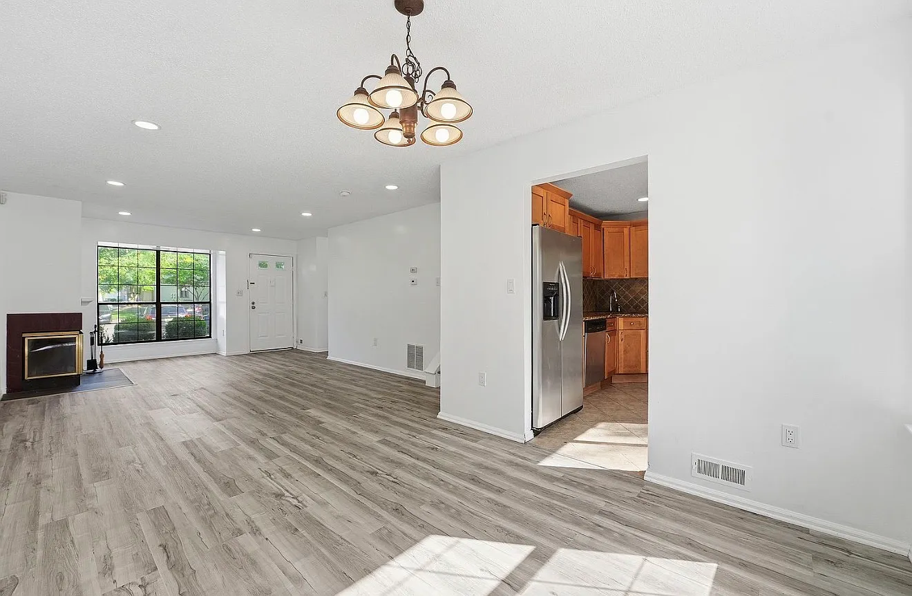 3 bed, 284 sqft, $1,500 — Photo 3