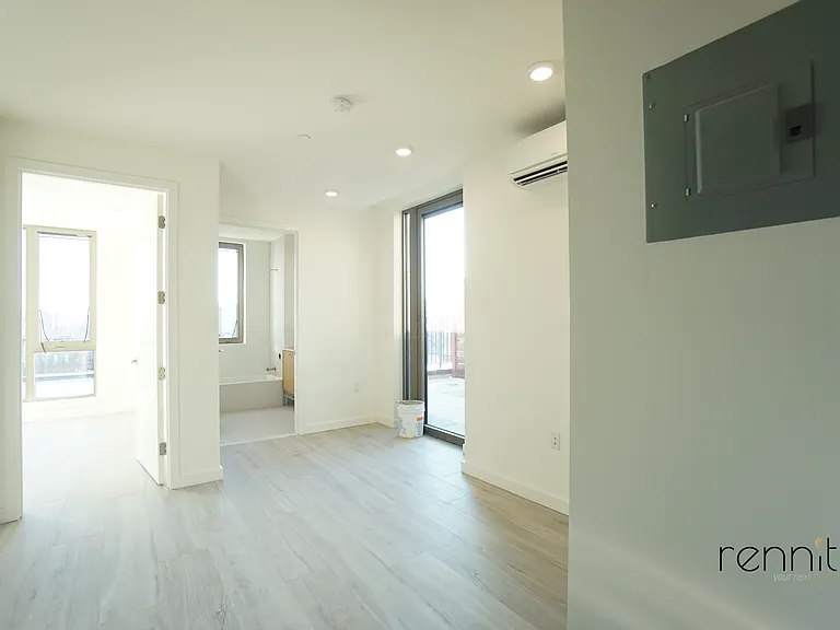 33 Little Nassau St #811 — Photo 14