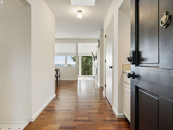 2nd image of 7 Hidalgo St