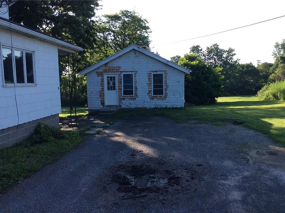 2nd image of 152 Lake St