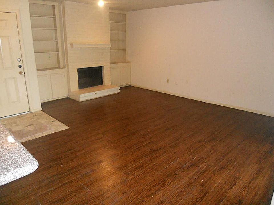1st image of 10814 Lynbrook Dr APT B