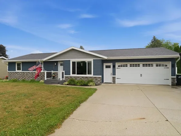 1716 Eisenhower STREET, New Holstein, WI 53061