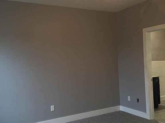 Master Bedroom w/ EnSuite Bathroom