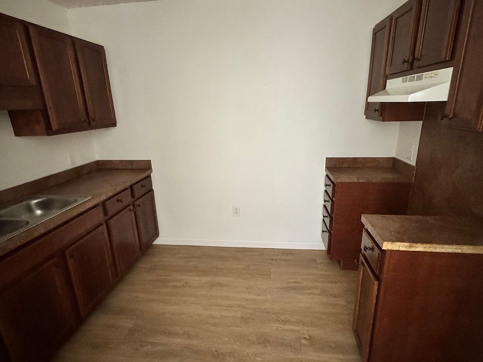 2nd image of 128 Arthur St #104