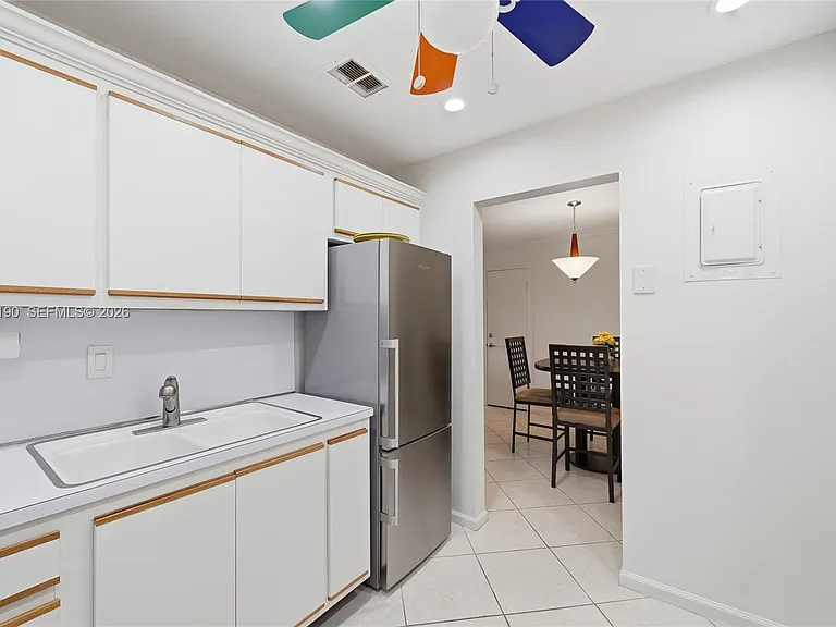6273 Bay Club Dr #2 — Photo 7