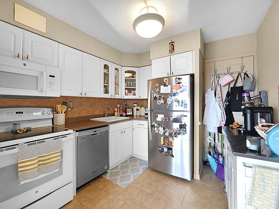 5th image of 1590 Anderson Ave APT 19A