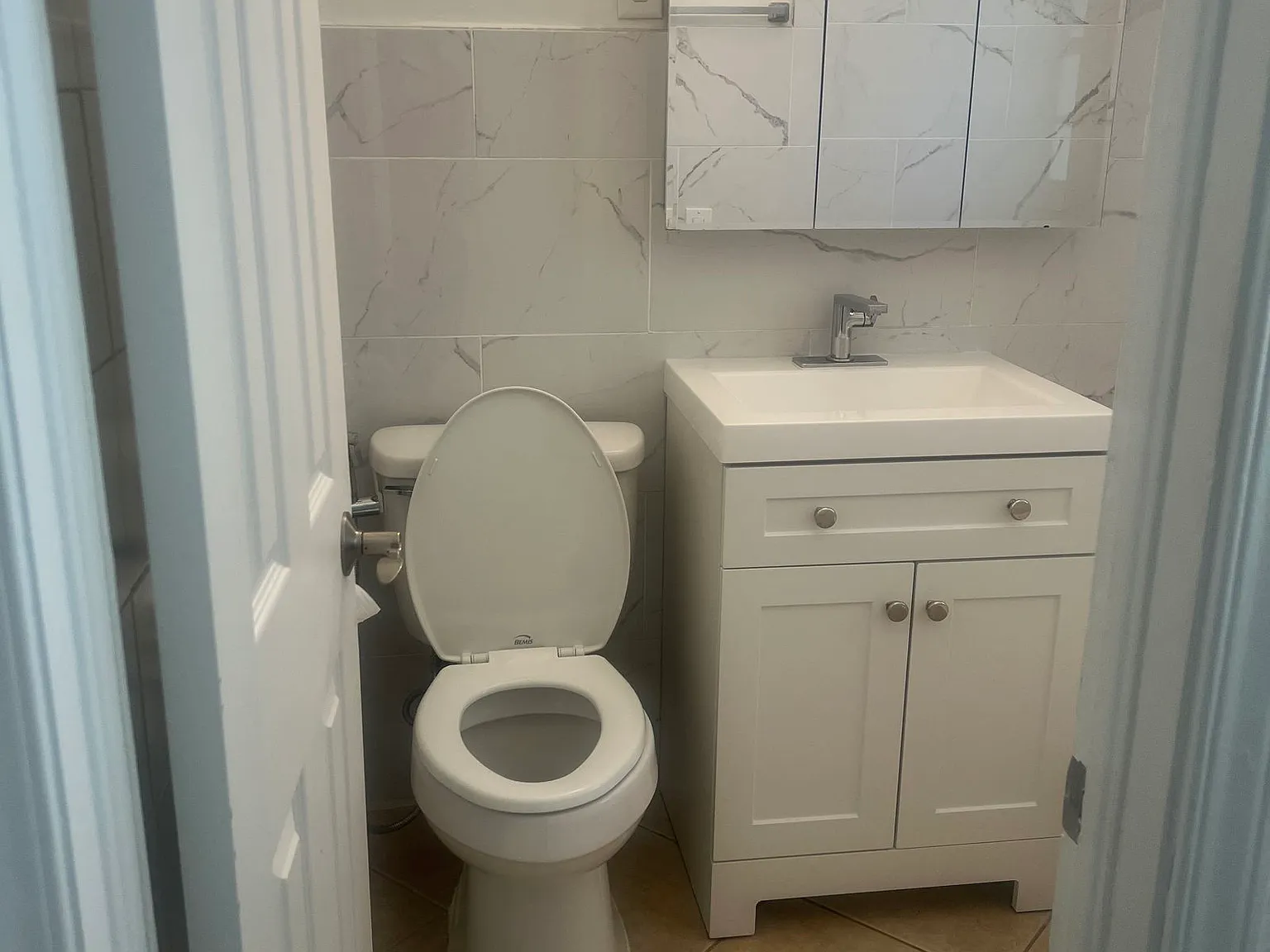 2 bed, 1.0 bath, $2,300 — Photo 3
