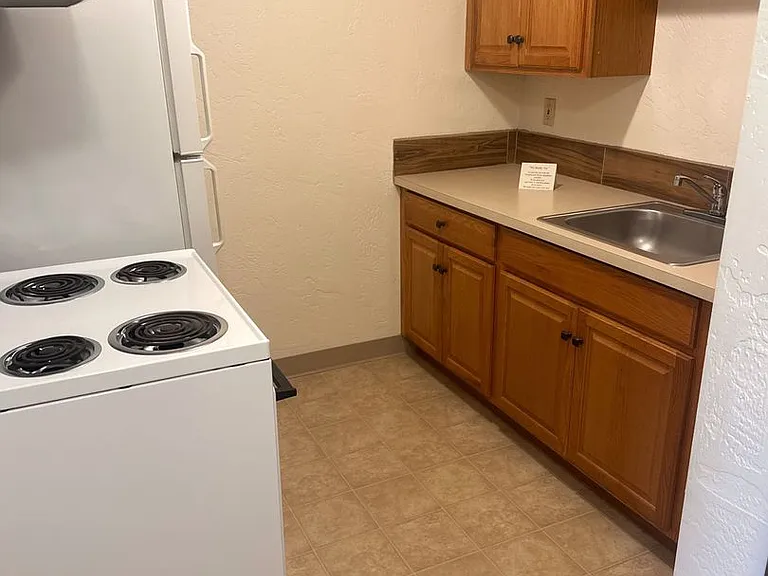 775 SW Washington Ave — Photo 33