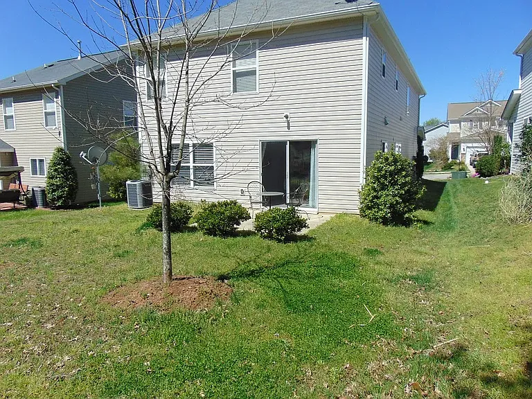 4008 Remington Oaks Cir — Photo 36