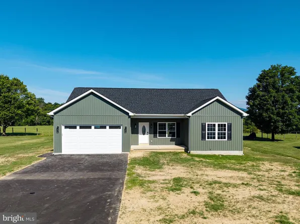131 Deerfield Estates Dr, Stanley, VA 22851