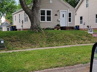 603 E 2nd St, Pella, IA 50219