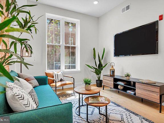 4th image of 866 N 23rd St APT 1