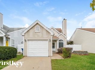 846 Liberty Village Dr, Florissant, MO 63031