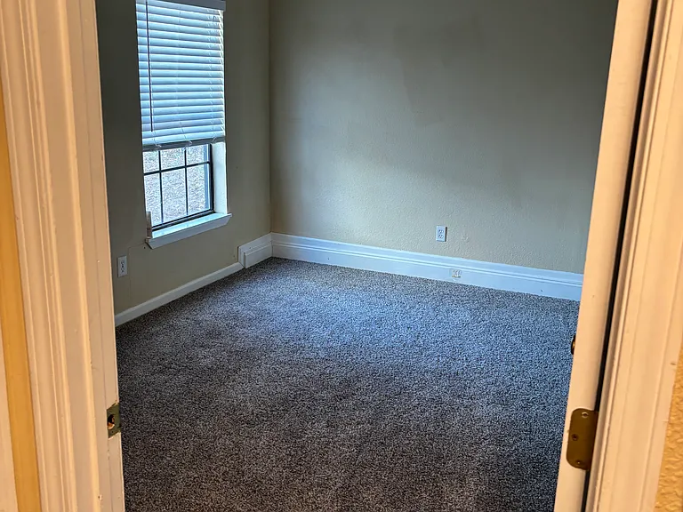 319 S Mount Pleasant Rd — Photo 24