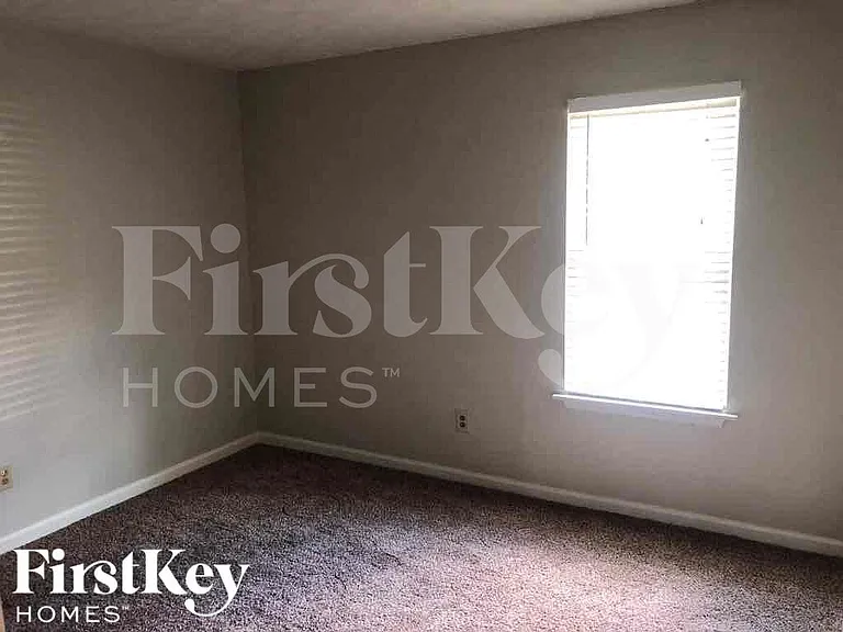 5457 Biffle Ct — Photo 11
