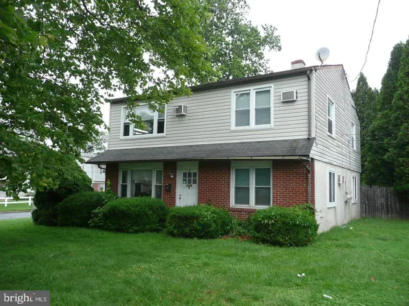 1009 W Moreland Rd, Willow Grove, PA 19090
