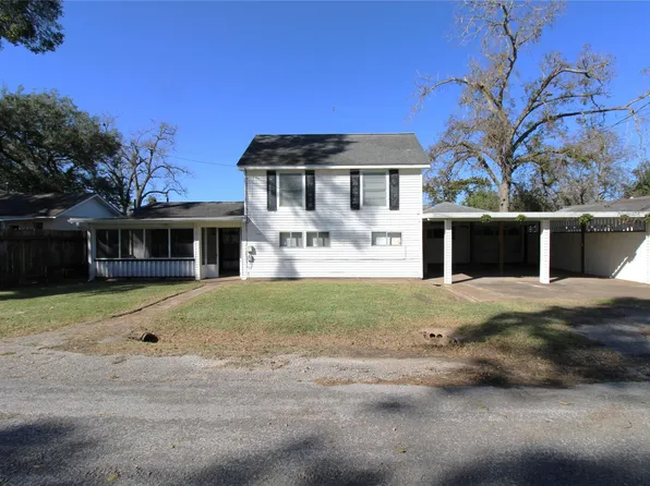 401 5th St, Sweeny, TX 77480