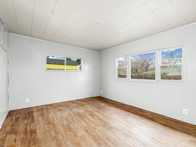 1315 Pine St — Photo 12