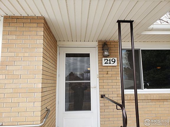 4th image of 219 S 4th St