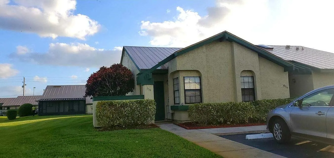 3 bed, 2.0 bath, 1062 sqft, $1,950 — Photo 1