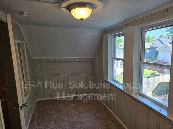 2nd image of 3607 Sackett Ave
