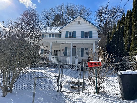 2nd image of 807 E 4th St