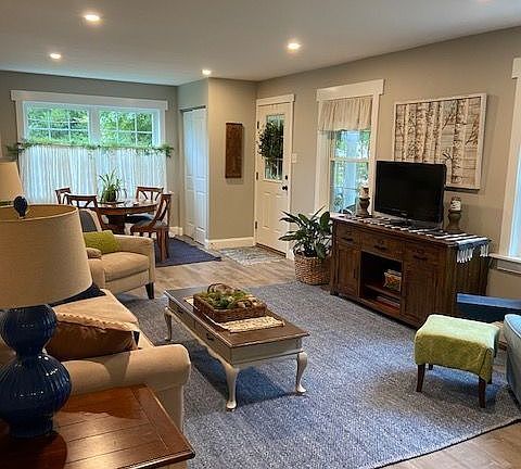 Large living/dining room