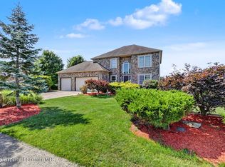 417 Varsity Dr, Scranton, PA 18512