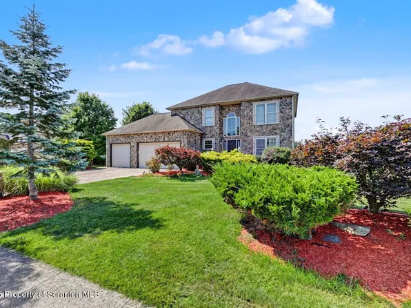417 Varsity Dr, Scranton, PA 18512