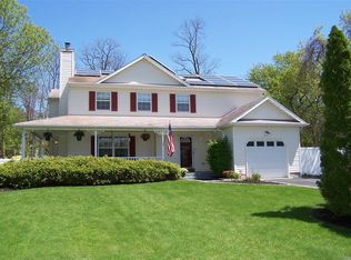 3 Graces Way, Centereach, NY 11720