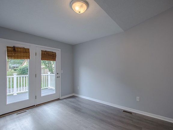 5th image of 313 Orchard Ct