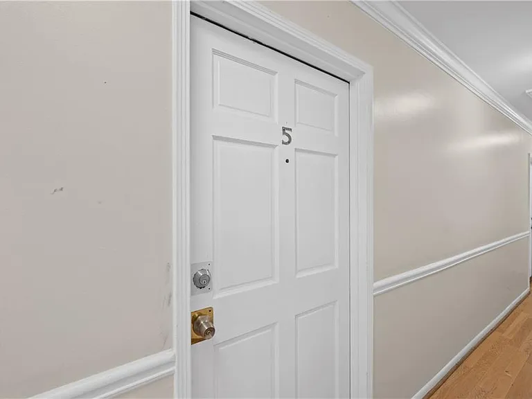 11 Peachtree Hills Ave NE #B5 — Photo 1