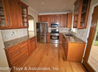 416 W 2nd St, Cloverdale, CA 95425