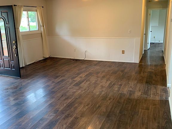 4th image of 74 Robinhood Dr